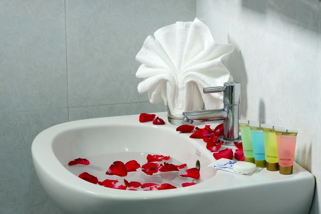 יאנגון Okkala Hotel מראה חיצוני תמונה